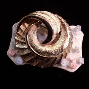 Coro goldtone swirl brooch